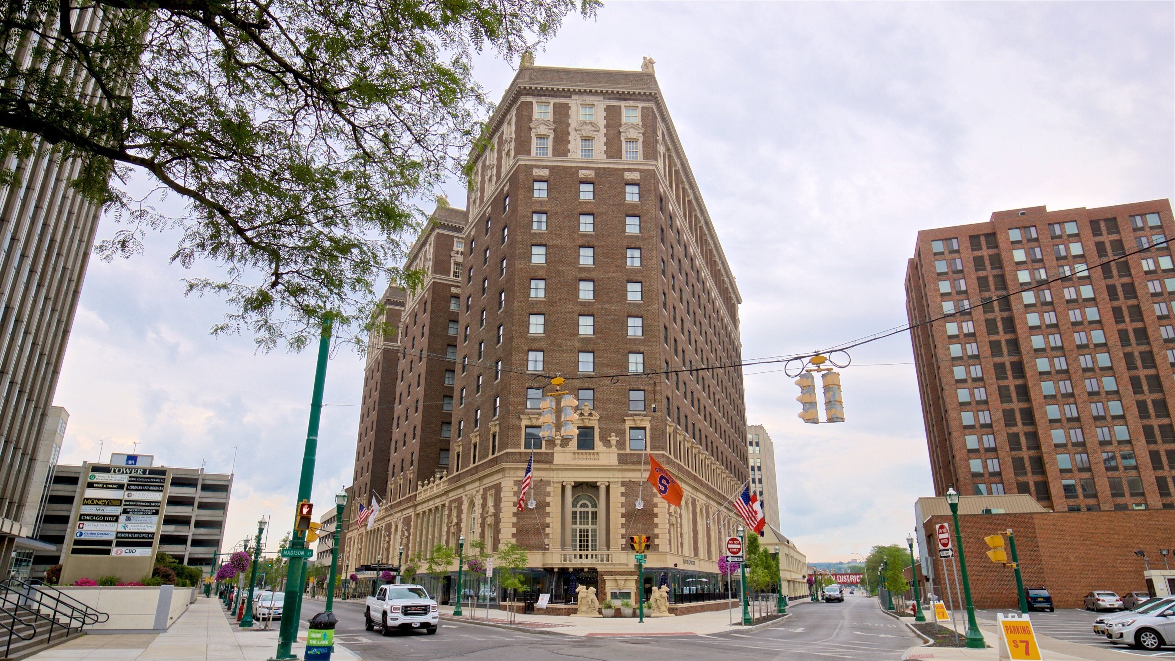 Syracuse mostrando una ciudad y patrimonio de arquitectura