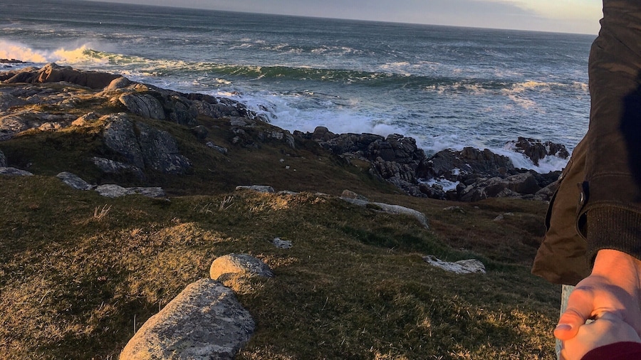 If you've ever wondered it might feel like to stand at the edge of the world, I highly recommend taking a walk to this secluded location.
#BVSBlue
#outdoors
#ireland