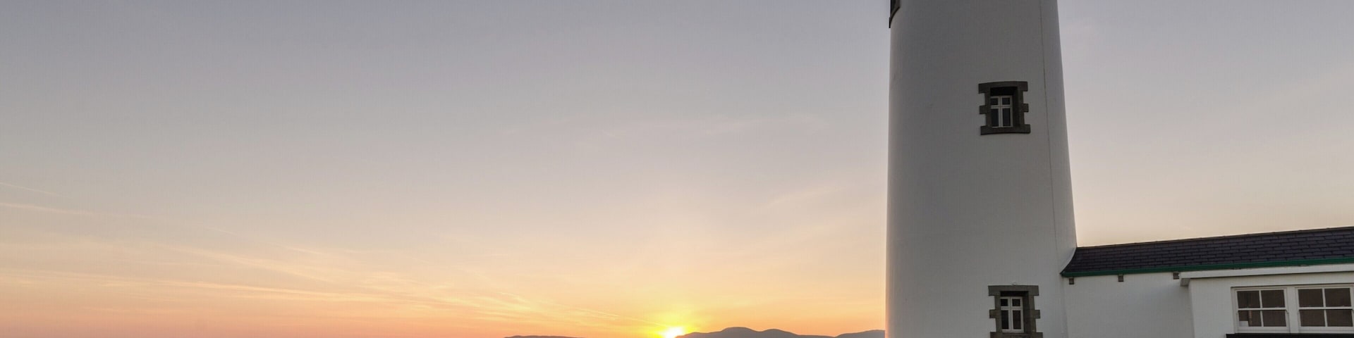 #BvSIreland
Fanad Head lighthouse at sunrise after a 3 hour drive to get here on time. A sea mist rising and some light cloud on the horizon made for great conditions.