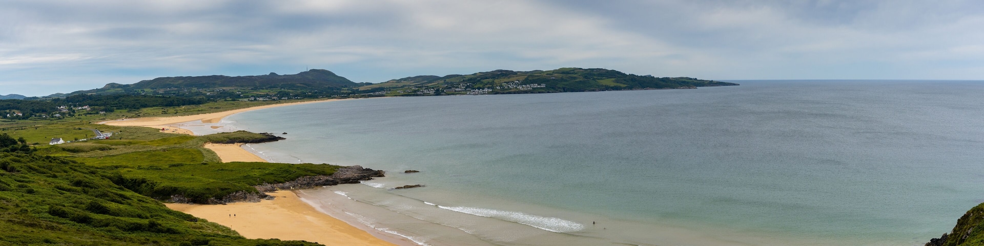 view of the beautiful Ballymastocker Beach on the western shroes of Lough Swilly in Ireland