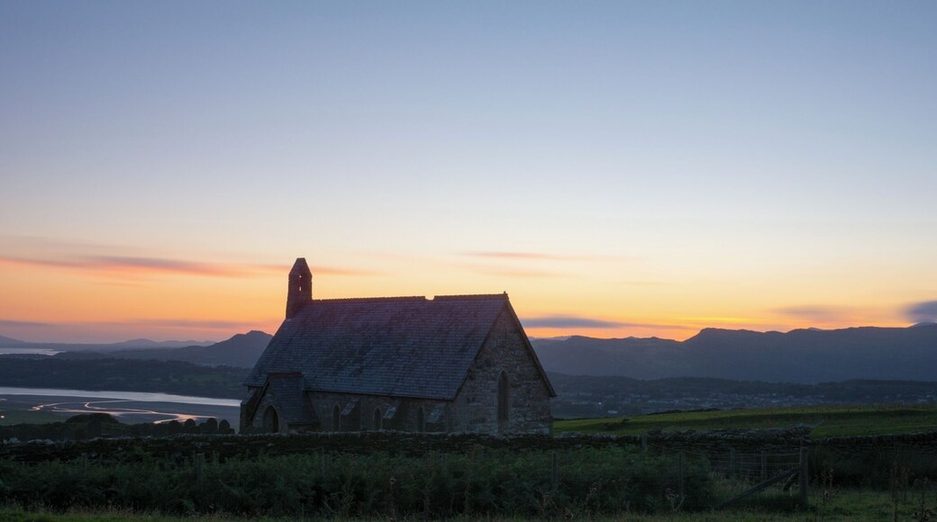 A favourite from my childhood holidays - St Tecwyn's Church. We used to camp close to this location and walk up there for sunset at least once a year. I didn't use any filters at all, and love the contrast given by the river estuary in the bottom left, reflecting the deep colours of the sunset.
#snowdonia #northwales #church #sainttecwyn #welshchurch #sunset #welshsunset #mountainrange #BvSApplication
