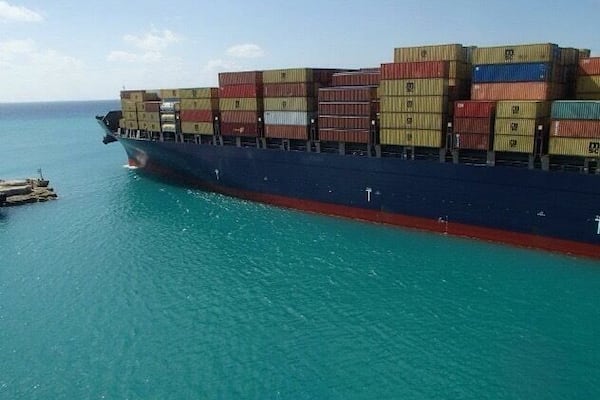 Pretty colors in the bahamas