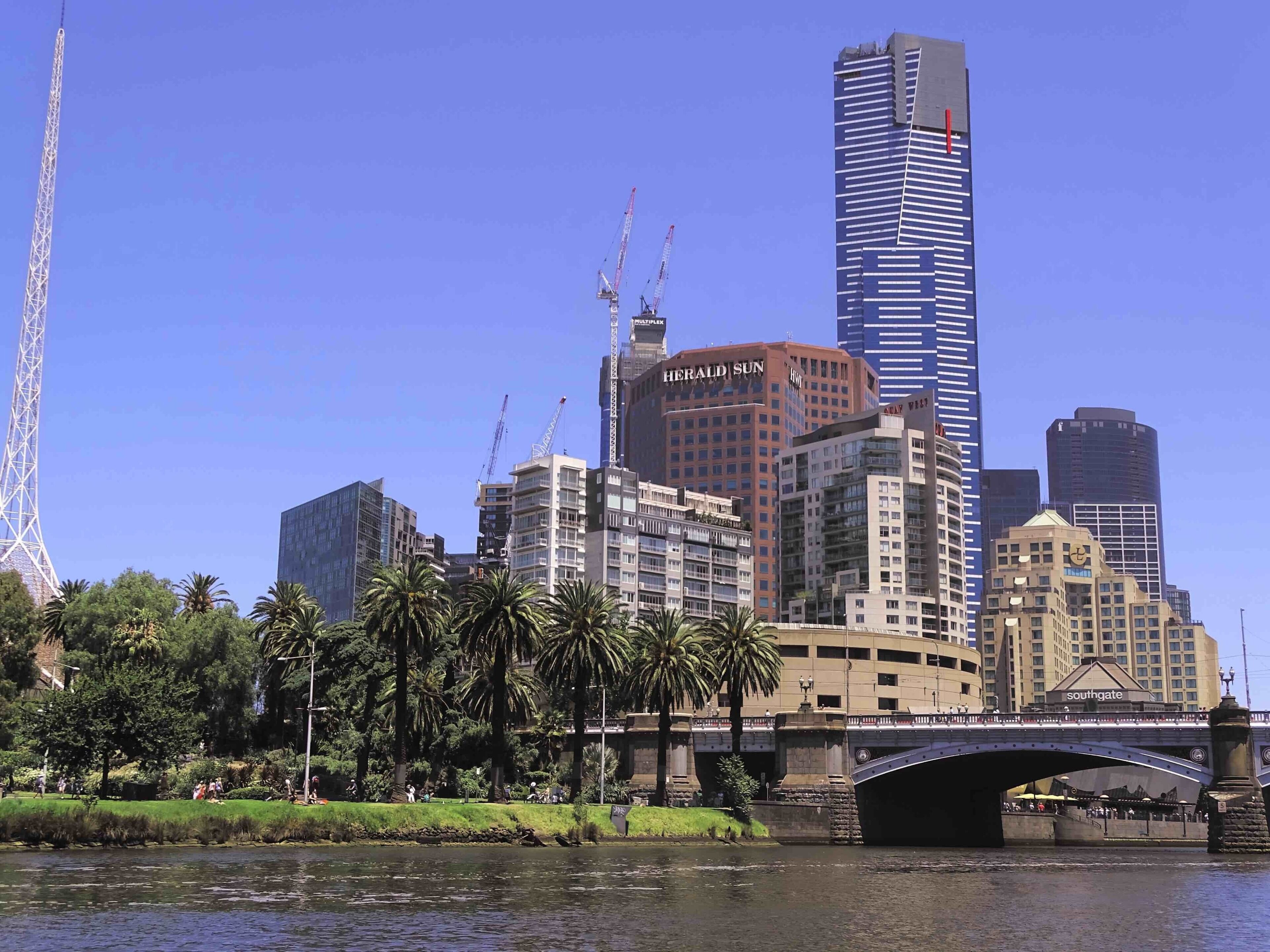 The tallest building you can see in Melbourne ‘Eureka Skydeck’ is 297.3-meter located at Southbank