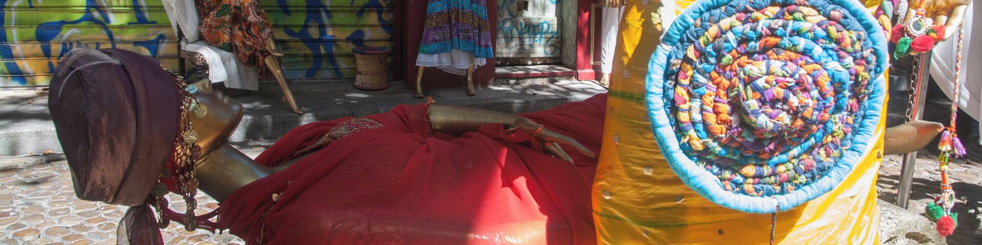 Mannequins in their own private drama on the Rue Des Teinturiers "Street of the Dyers", Avignon.
Eclectic, bohemian, and a nice place to stop with a carafe of Chateau Neuf du Pape. #Culture.