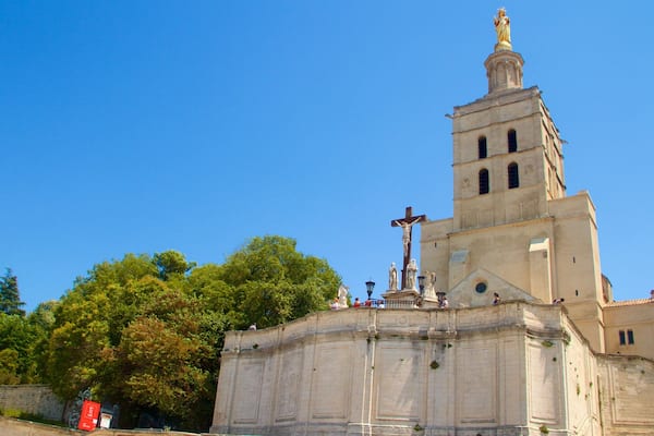 Avignon montrant patrimoine historique, église ou cathédrale et patrimoine architectural