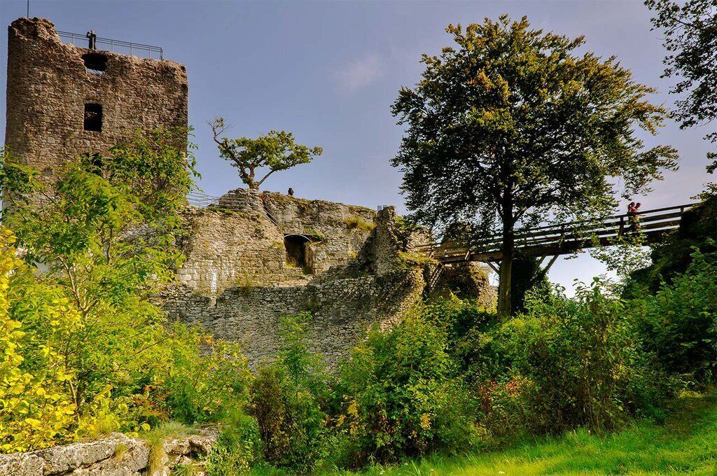 This is a photograph of an architectural monument. It is on the list of cultural monuments of Bayern, no. 0