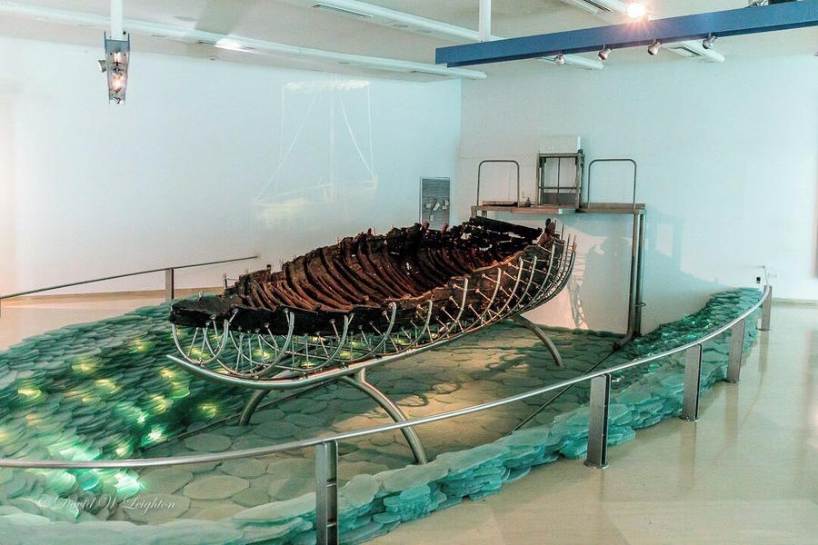 The 1st century boat discovered in mud by Lake Galilee.
This is fascinating to see a boat that existed in the time of Jesus.