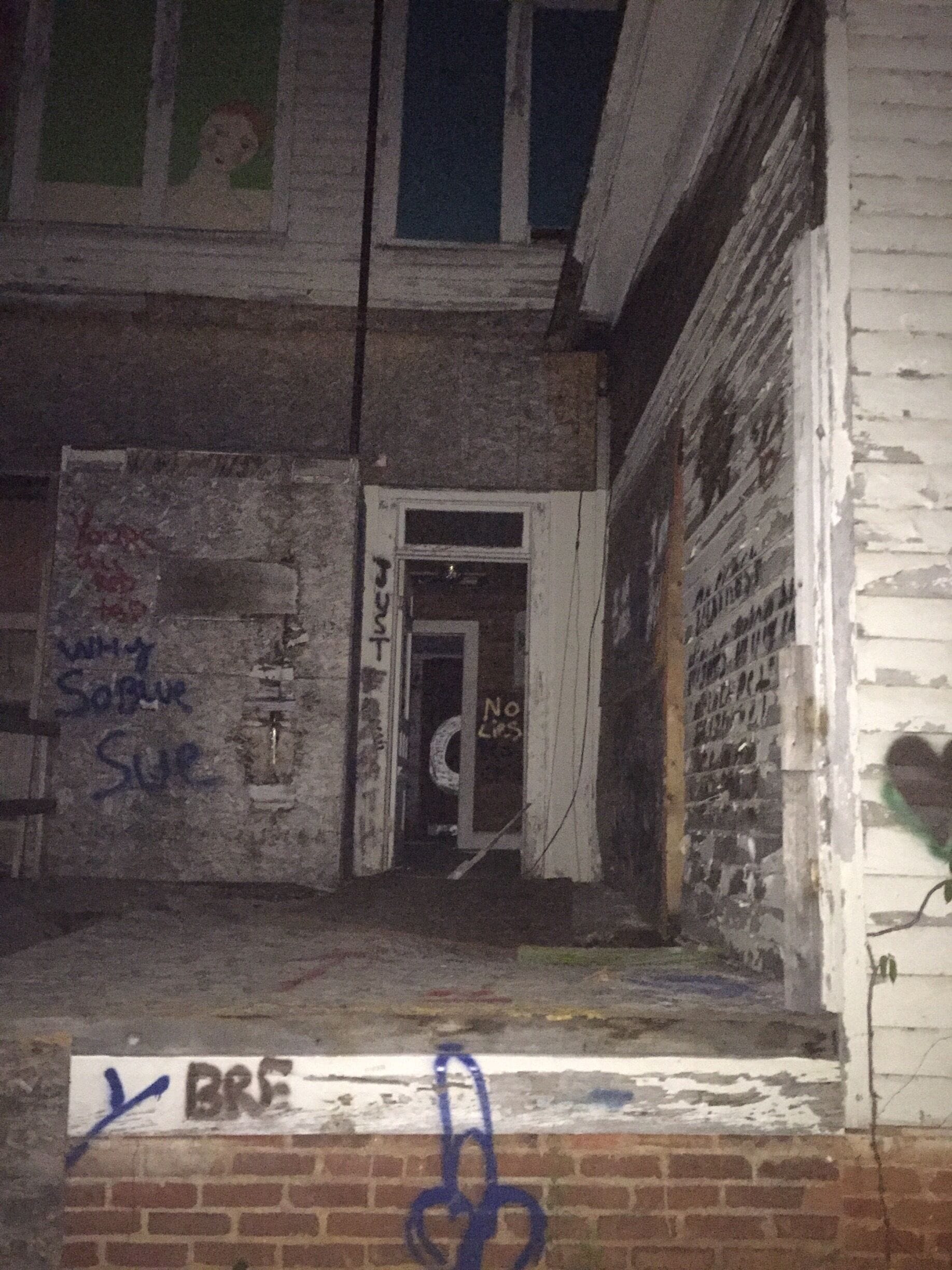 abandoned house on the noonday creek trail