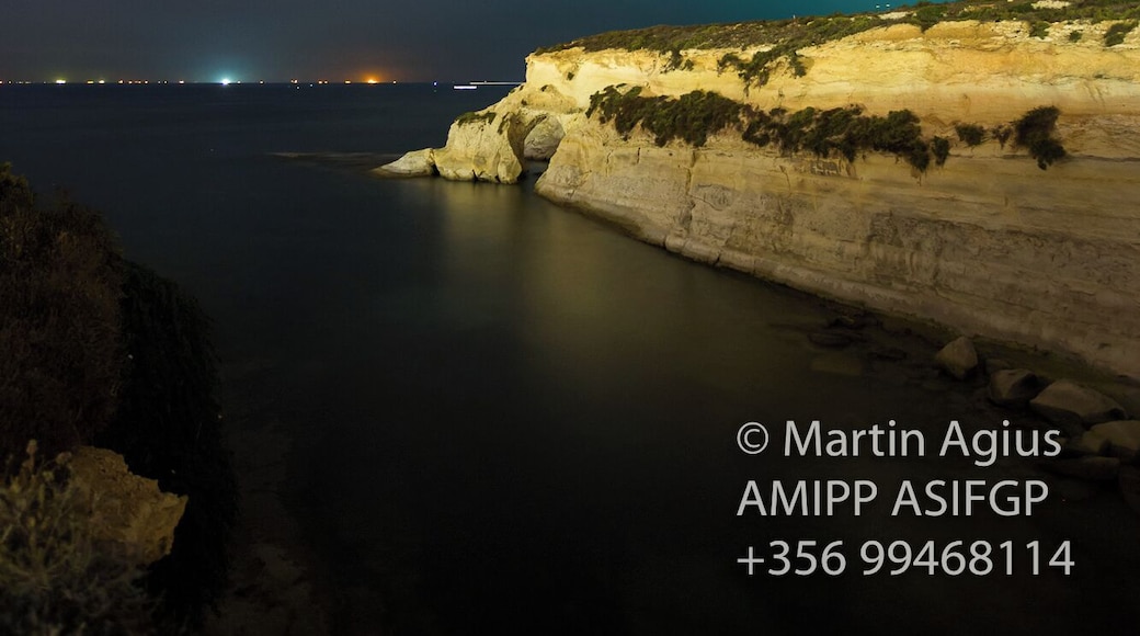 #MartinAgius #photgrapher #fotografu #photojournalist #Photography #Photo #reporter #reportage #Image #Pic #pix #ritratt #ritratti #malta #night #stars #sea #cliffs #clouds #marsaskala #m'skala #wiedil-ghajn #pontatal-munxar #ponta #munxar