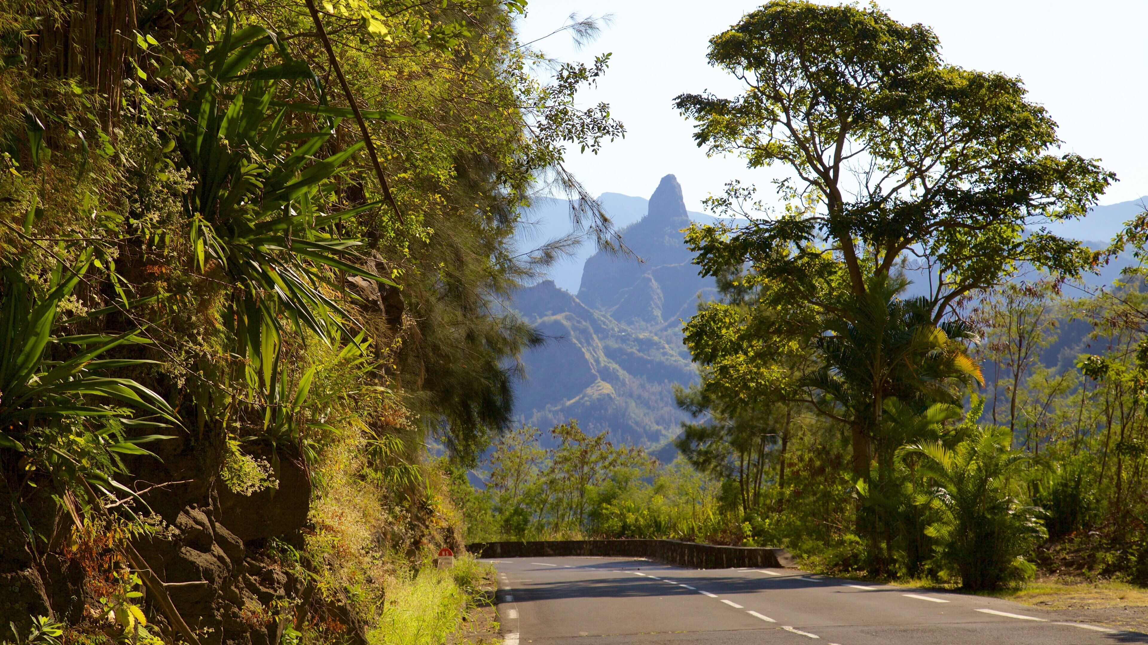 Cilaos mostrando montañas