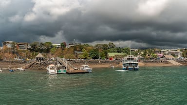 Point de vue du port de Mamoudzou, Grande Terre, depuis la mer - Mayotte