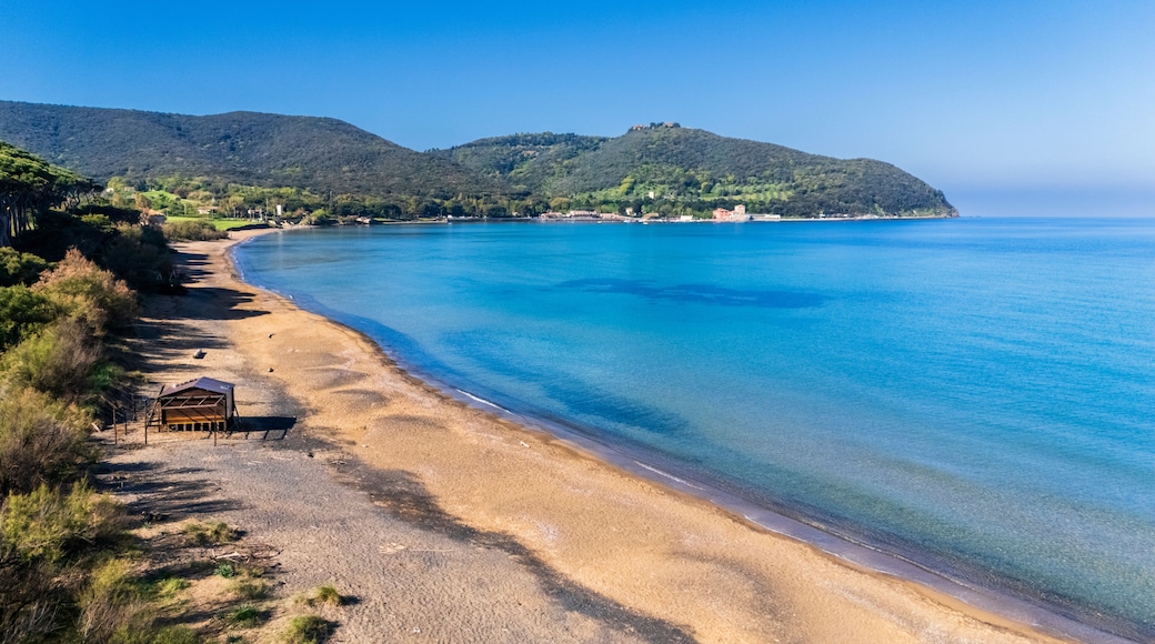 Aerial view of Baratti beach in Golfo di Baratti, Populonia, Province of Livorno, Tuscany, Italy