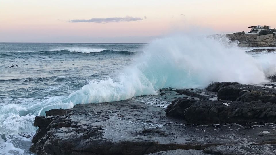Sunset in Hermanus is otherworldly #whalewatch #southafrica #sunset #waves #lifeatexpedia
