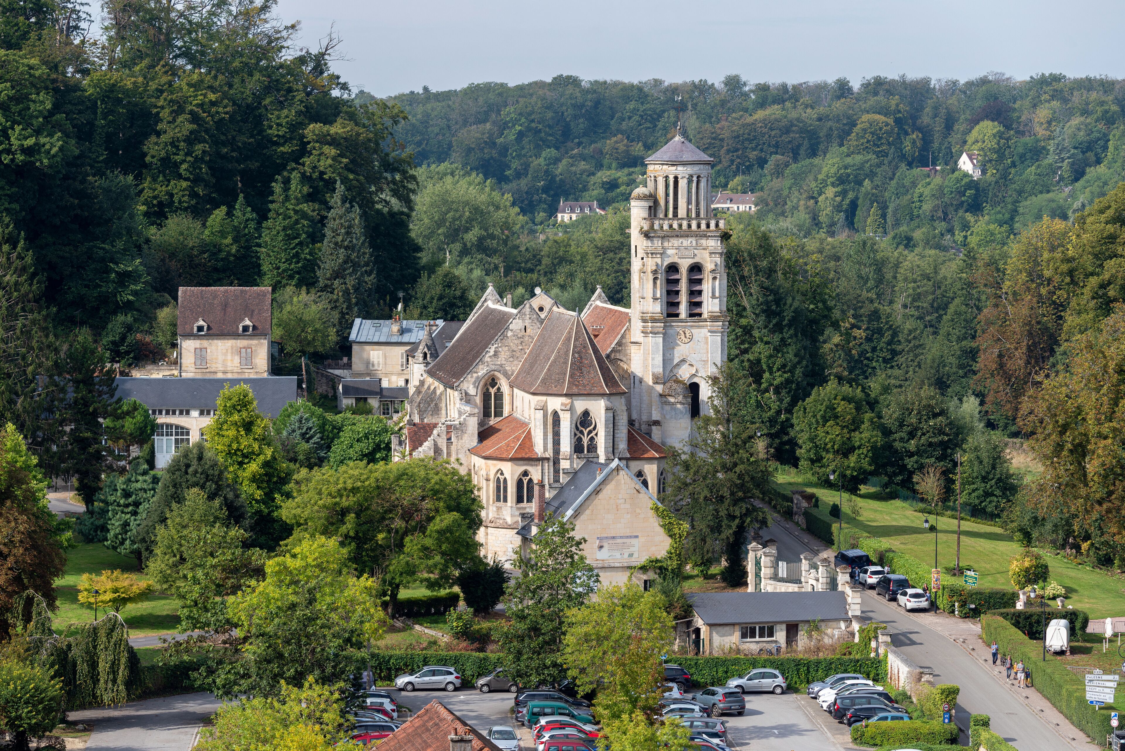 Saint-Sulpice Church is a lovely Catholic parish church located in Pierrefonds (Picardy, France), surrounded by greenery.