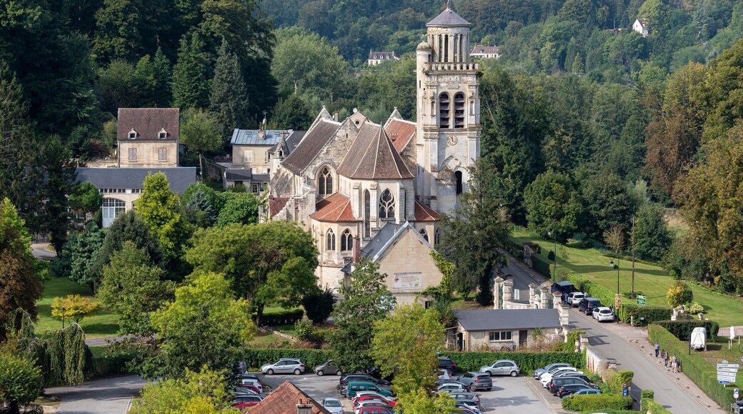 Saint-Sulpice Church is a lovely Catholic parish church located in Pierrefonds (Picardy, France), surrounded by greenery.