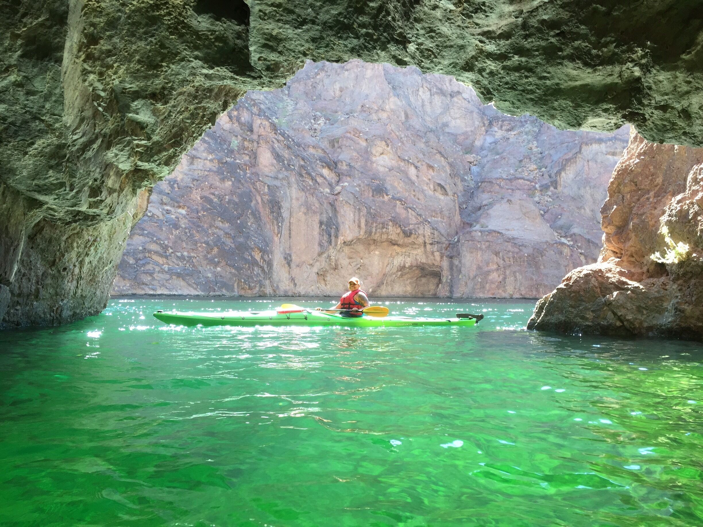A fun half-day #kayak trip in the Black Canyon, it is just 2 miles upstream from Willow Beach to Emerald Cave (4 miles round trip). The cove is a great place to picnic and the cave, in the afternoon's light, is a great place for photographs!

See desert animals and vegetation of the Black Canyon;  Mojave Desert Flora and Fauna. It was an almost 8 hour kayaking trip with some #hiking involved. We started at the Hoover dam, the views of the Black Canyon are nothing short of breathtaking. #AquaTrove #nature