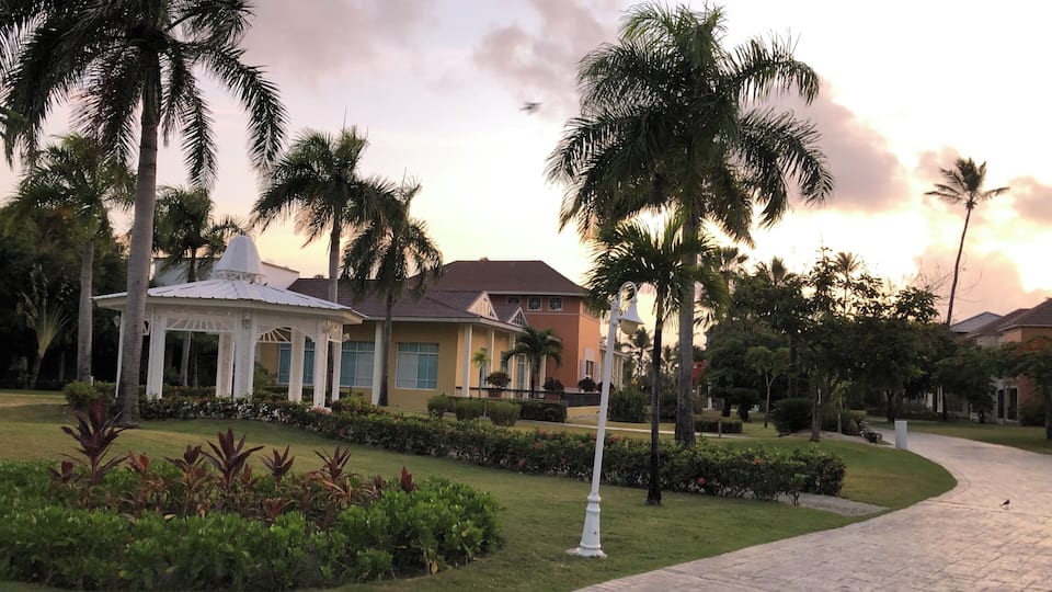 One of the best family resorts in the area! This pic was taken in the early morning 🌞