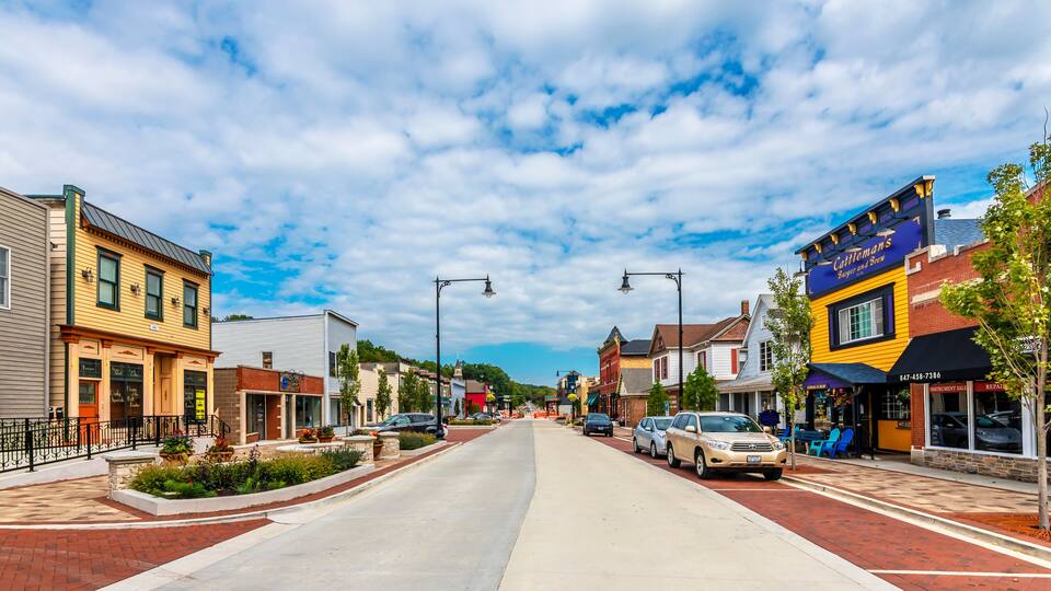 Street view in Algonquin Town of Illinois