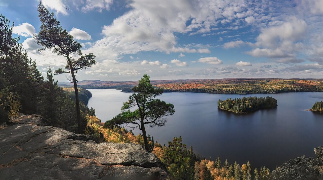 Looking west over Whitefish Lake from Centennial Ridges Trail in Algonquin Provincial Park, Ontario, Canada