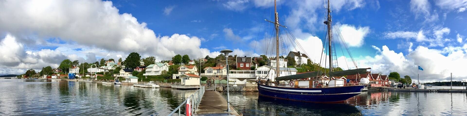 The Dalarö harbor.
Before we took the boat to Uto island.
I took this photo last year, on septembre