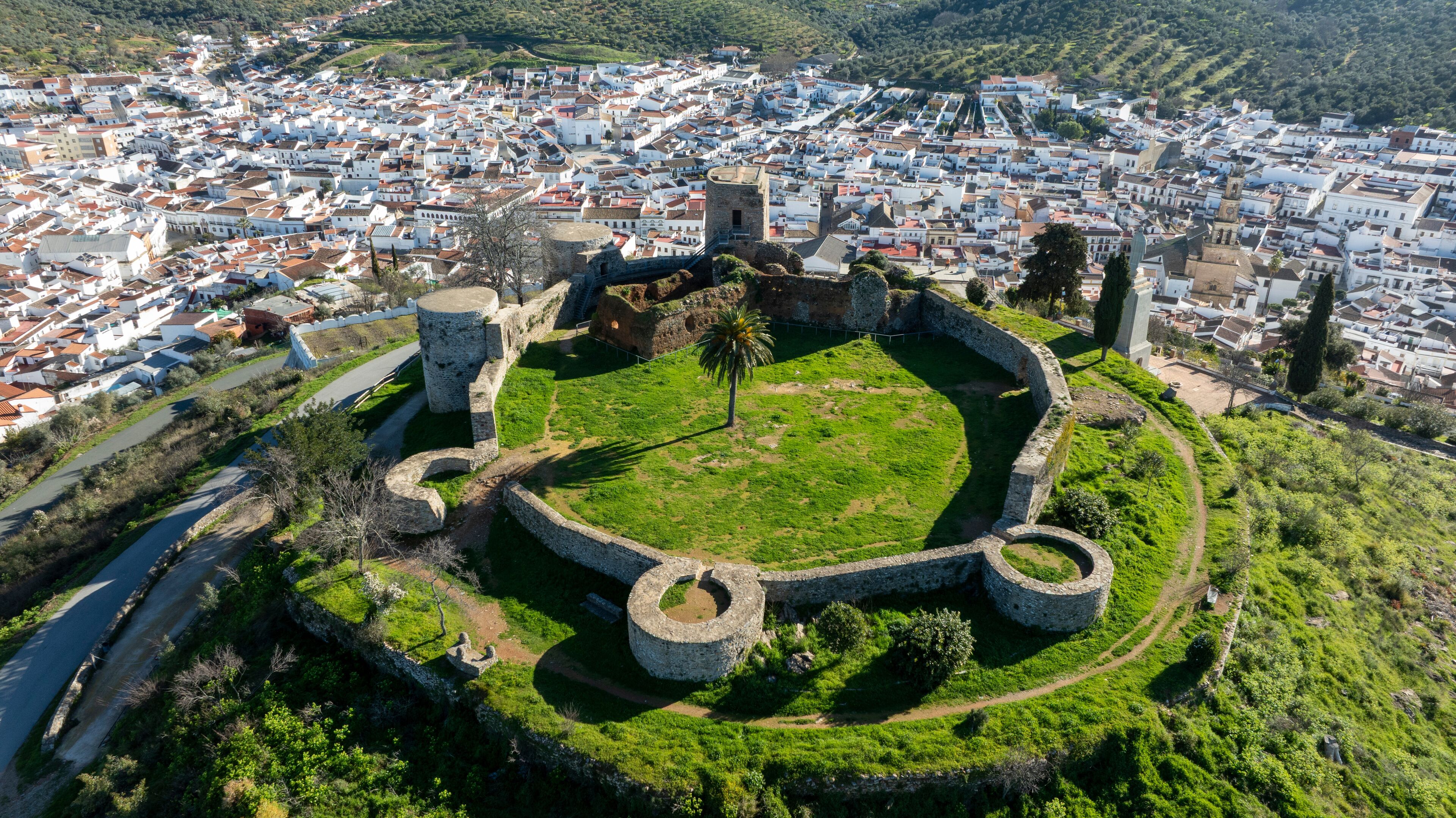 vista del castillo de Constantina en la provincia de Sevilla, Andalucía