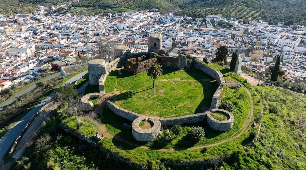 vista del castillo de Constantina en la provincia de Sevilla, Andalucía