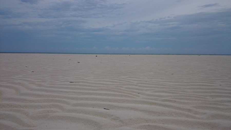 Prestine sand bar in Punta Sebaring - a remote island in Palawan.
