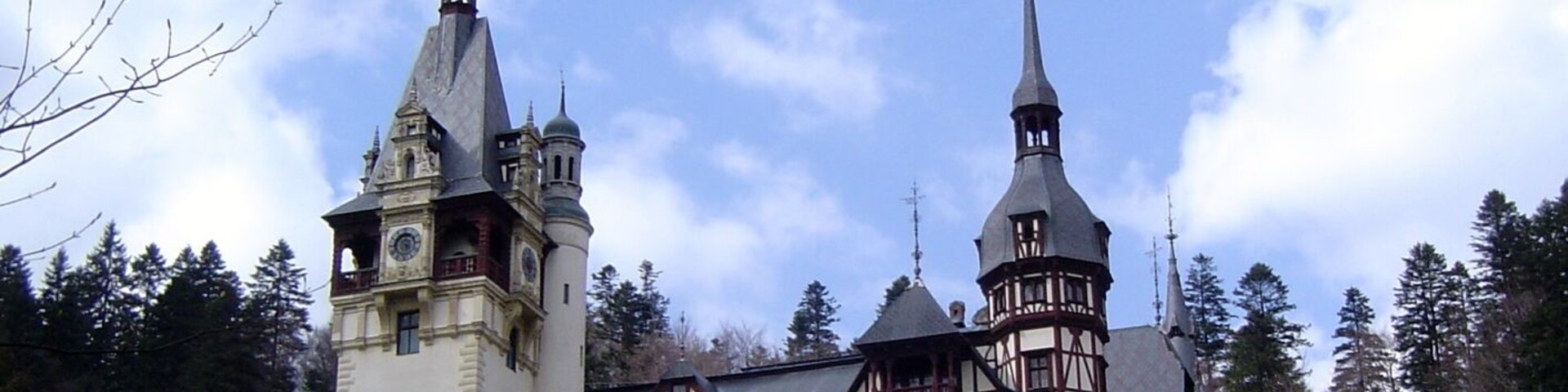 Peleș Castle is a Neo-Renaissance castle in the Carpathian Mountains, near Sinaia, in Prahova County, Romania, on an existing medieval route linking Transylvania and Wallachia, built between 1873 and 1914.
#blue