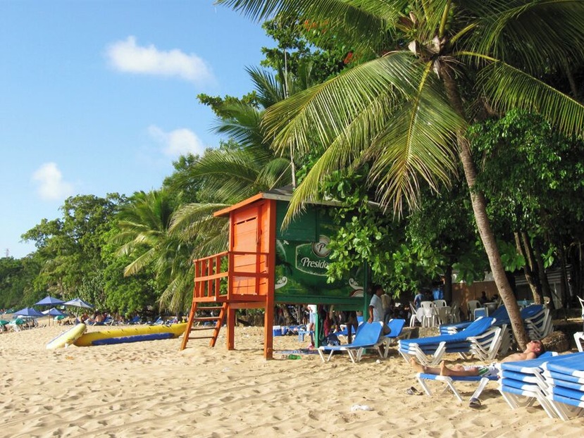 Playa Sosua is crowded, but with good reason. Crystal clear waters meet snack shacks and banana boat rides. A local favorite. #beachtips