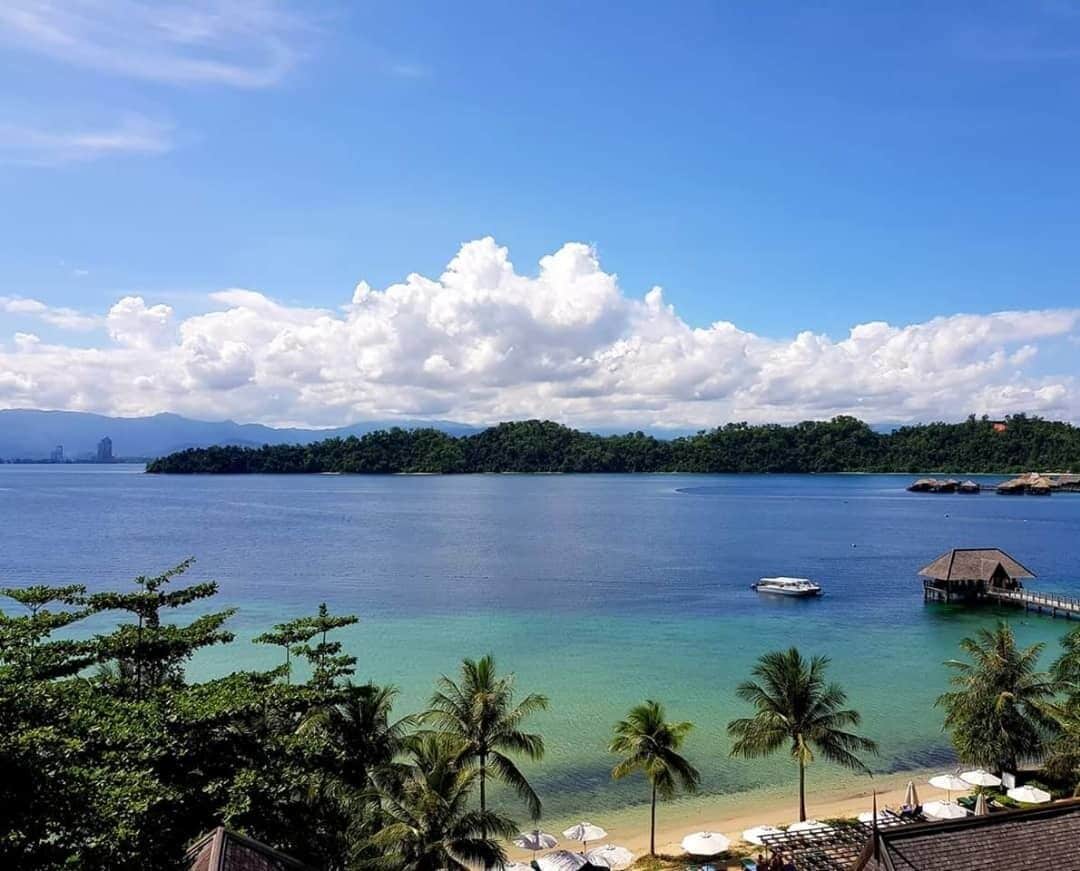 Heaven in earth
#blue
#BVSBlue
#beaches
#lifeatexpedia