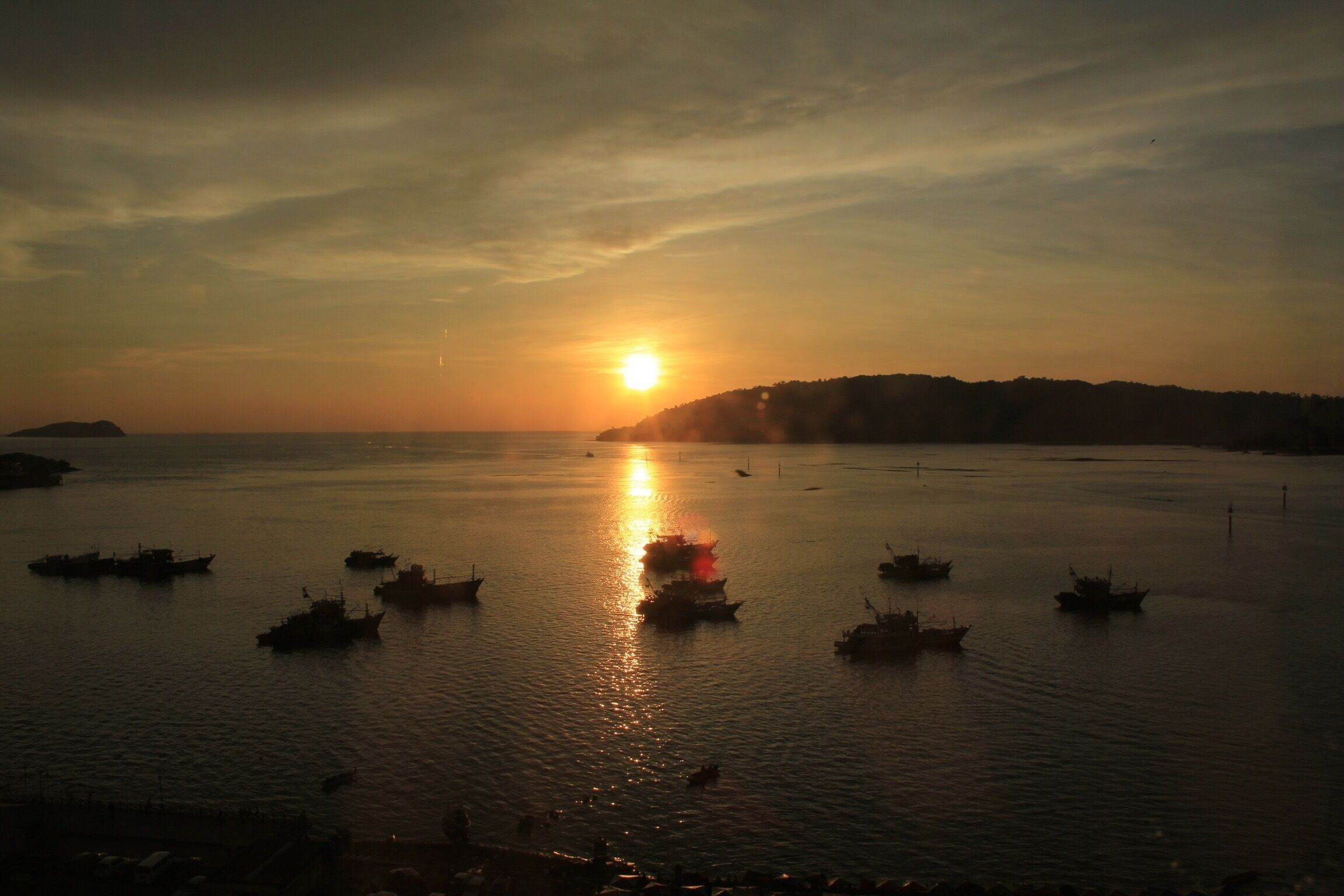 Watching the sun set over the South China Sea during cocktail hour in the club lounge back in 2012 #waterlust #goldenhour