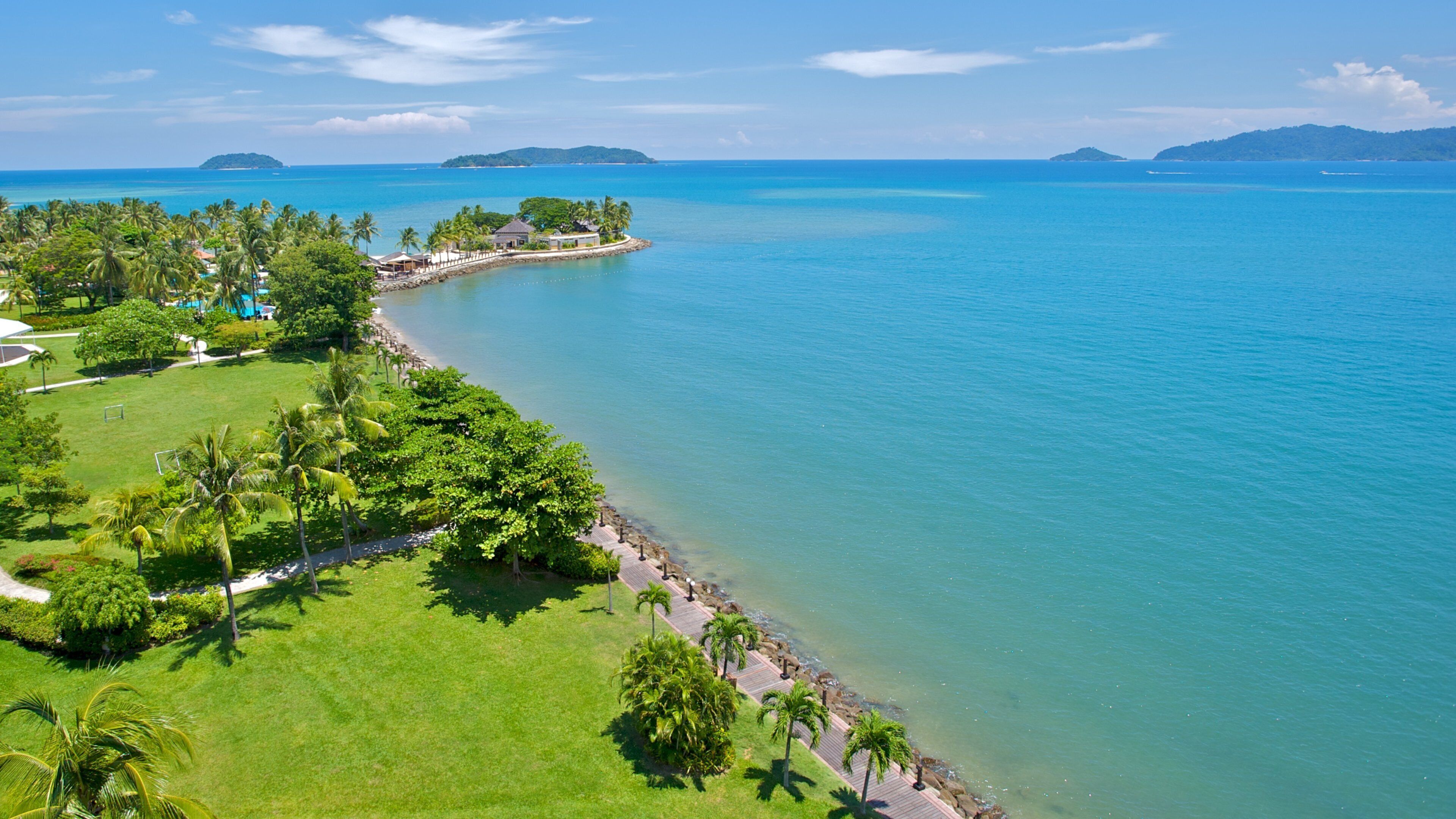 Kota Kinabalu featuring general coastal views, tropical scenes and a coastal town