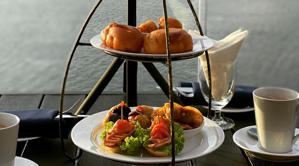 Enjoy hi-tea with a spectacular sunset view. This place is usually crowded on weekends and it’s first come first serve especially for the outer deck seats overlooking the sea.