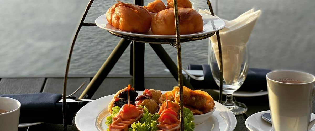 Enjoy hi-tea with a spectacular sunset view. This place is usually crowded on weekends and it’s first come first serve especially for the outer deck seats overlooking the sea.