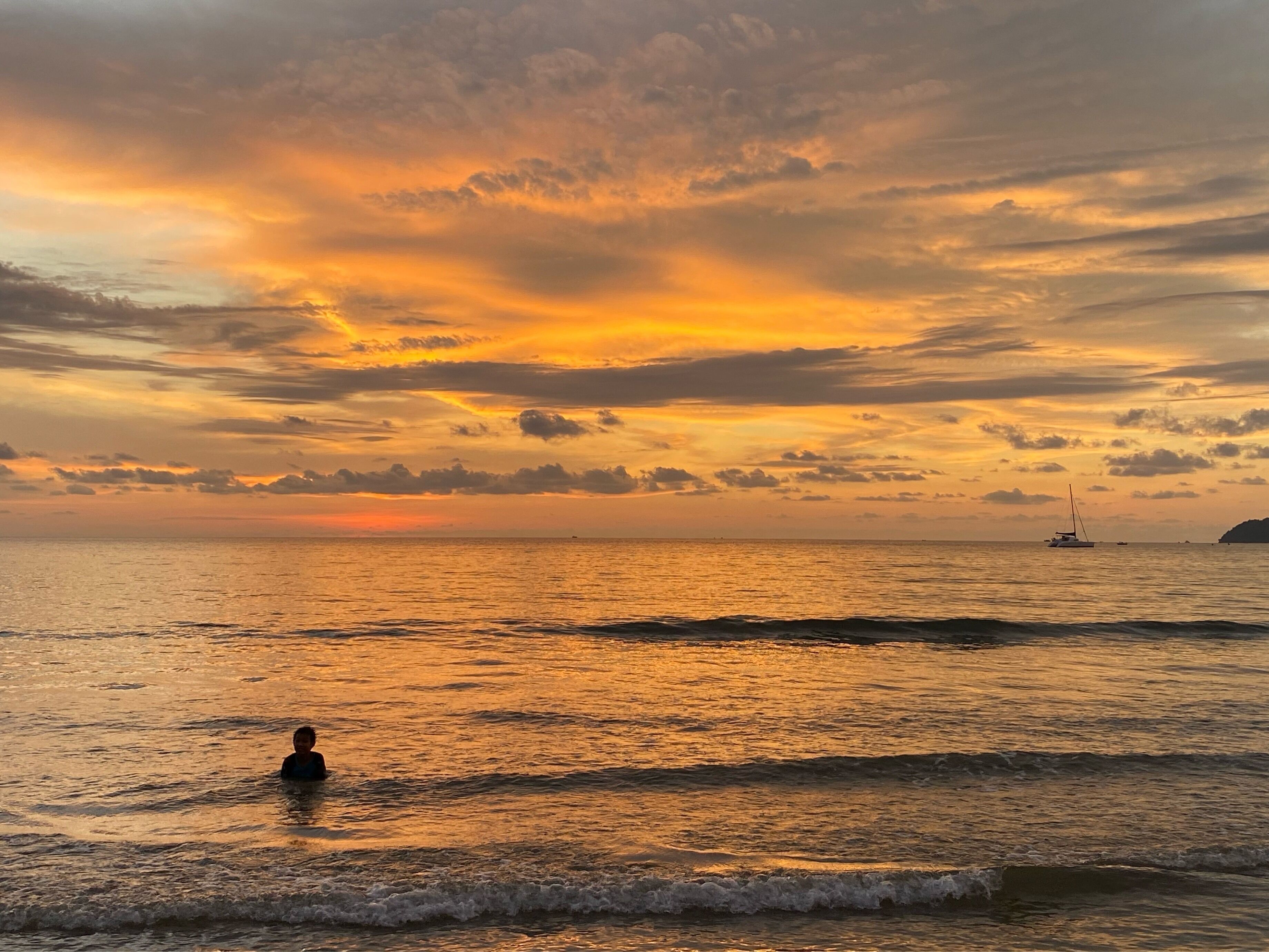 The sunset here is always mesmerizing never disappointing. Tanjung Aru is divided into 3 beaches. The first beach is the most popular with locals and tourists. Bring some food or get some local food there and enjoy your meals as the sun displays her colours. It’s about 20  mins drive from the city.