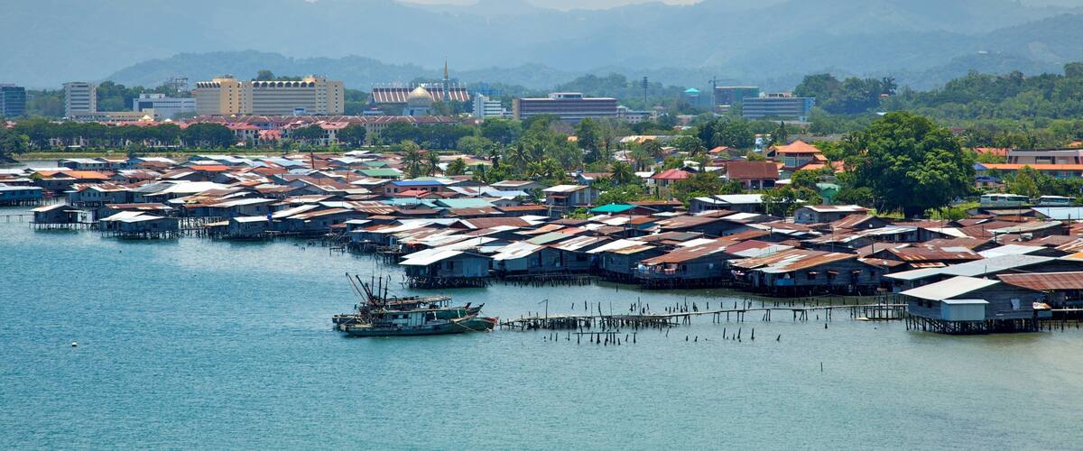 Kota Kinabalu showing a bay or harbor, a coastal town and a marina