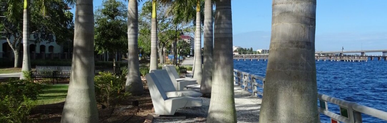 The Bradenton RiverWalk is a 1.5 mile stretch along the Manatee River that features outdoor seating along the river, beach volleyball, a skate park, a playground and a sprayground, a fishing pier, a canoe/kayak launch and a 400 seat amphitheater.