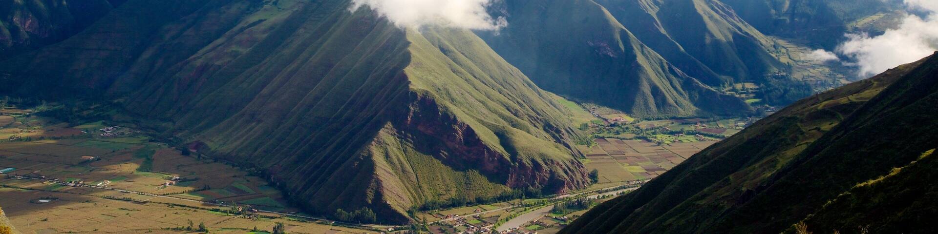 Cusco which includes mountains