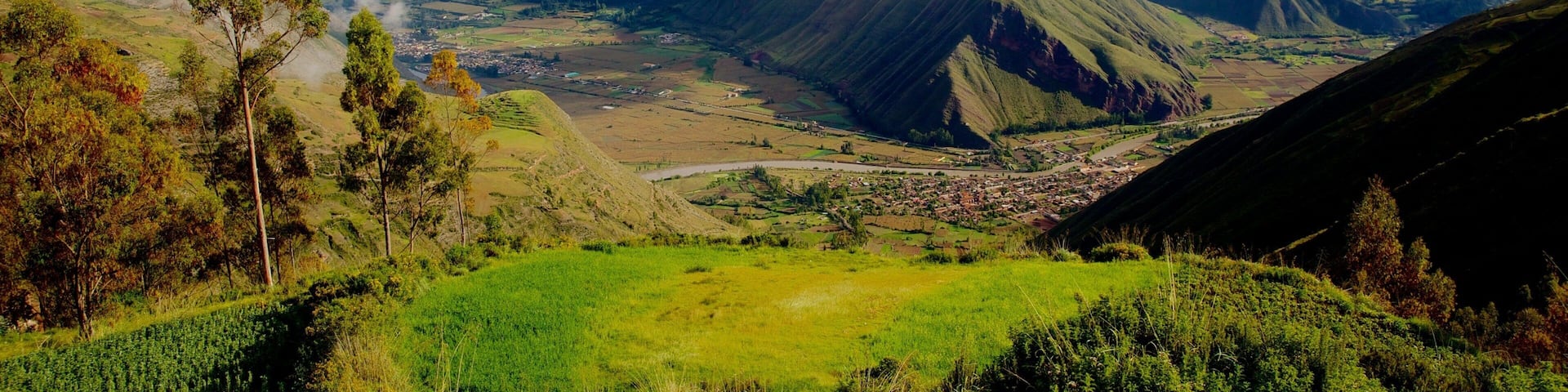 Urubamba mostrando vistas de paisajes, escenas tranquilas y montañas