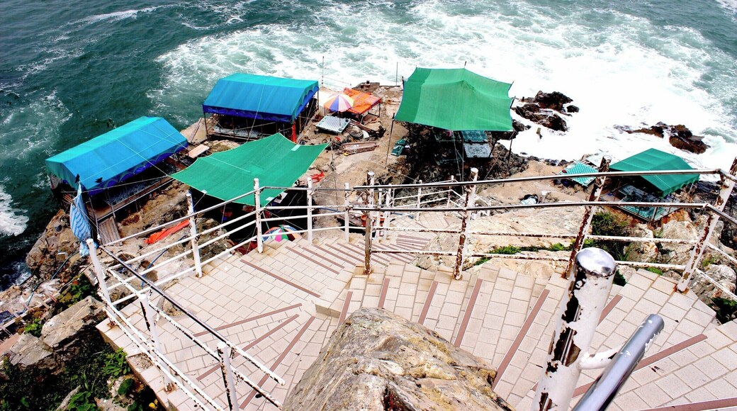 Steep steps take you to the cliffs of Taejongdae Park where Korean women serve a variety of sashimi delicacies caught during their morning free dive to families perched on makeshift dining areas. #lifeatexpedia