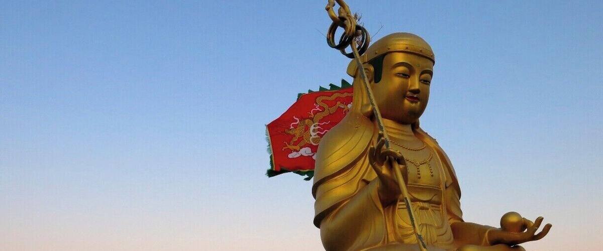 Sunset at Haedong Yonggungsa temple, Busan. This place is beautiful in and of itself, but its location right on the ocean just makes it that much more incredible.
For more on Korea's temples check out my blog:
http://journey-count.com/temples-seen-one-seen/