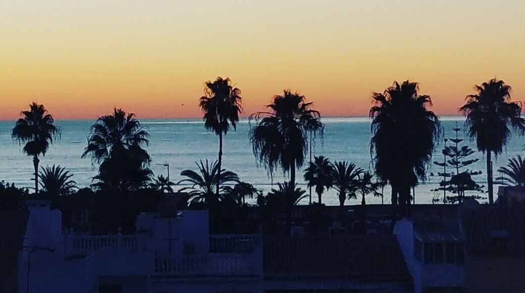 7:00 in the morning, here comes the sun...