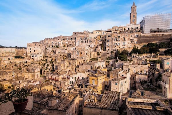 The Sassi di Matera are ancient cavedwellings in the Italian city of Matera, Basilicata. Situated in the old town, they are composed of the Sasso Caveoso and the laterSasso Barisano. Here, the Sasso Barisano.