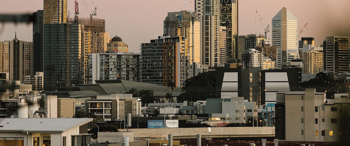 The hills of Windsor are perfect for capturing a different side to the river version of Brisbane CBD 😊