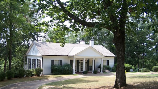 Called the "Little White House" due to the fact that President Franklin D. Roosevelt spent quite a bit of time here. The nearby Warm Springs brought some relief to the pain he endured due to polio. It was in this house that he died on April 12, 1945, shortly after having been elected President of the United States for his fourth term.
