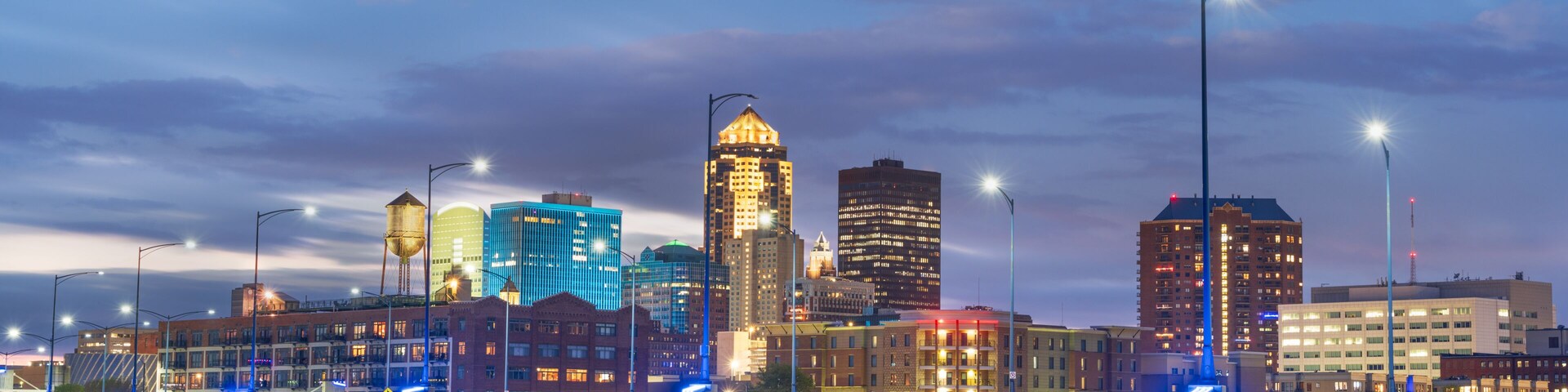 Des Moines, Iowa, USA Downtown City Skyline