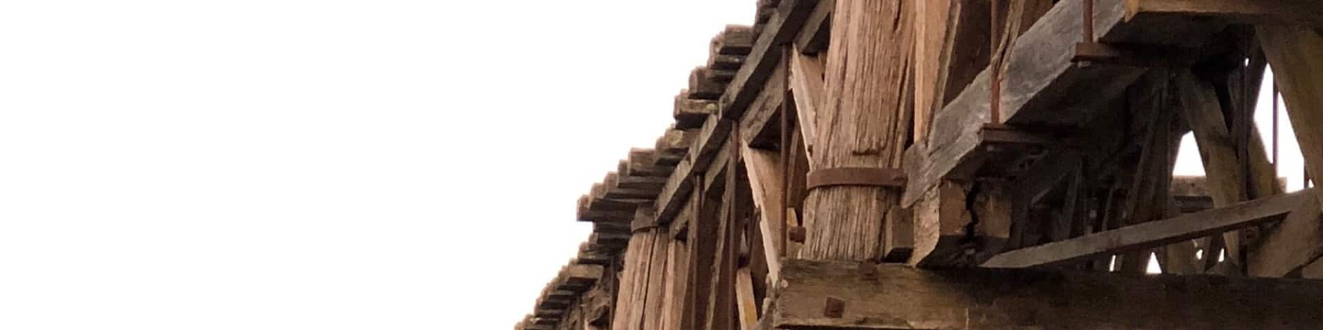 Old Railway bridge in Gundagai. There is also a similarly built road bridge close by. Neither are used and both in disrepair.
Relics from bygone days