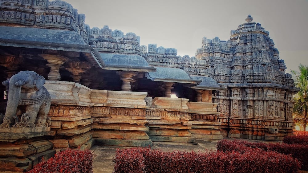 When in Chikmagalur, do not miss to visit Belavadi temple. Not-at-all popular but extremely beautiful.
#incredibleIndia