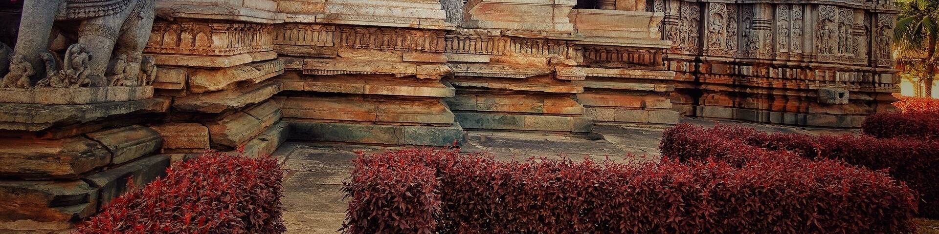 When in Chikmagalur, do not miss to visit Belavadi temple. Not-at-all popular but extremely beautiful.
#incredibleIndia