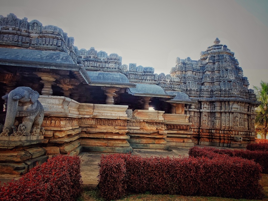 When in Chikmagalur, do not miss to visit Belavadi temple. Not-at-all popular but extremely beautiful.
#incredibleIndia